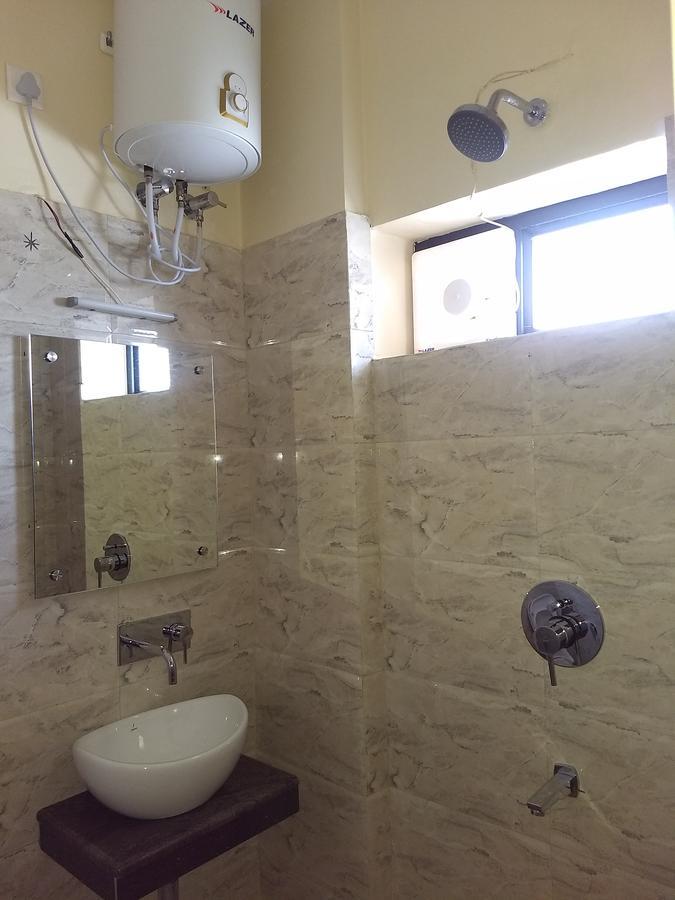 Hotel Reyansh Tanakpur Екстер'єр фото