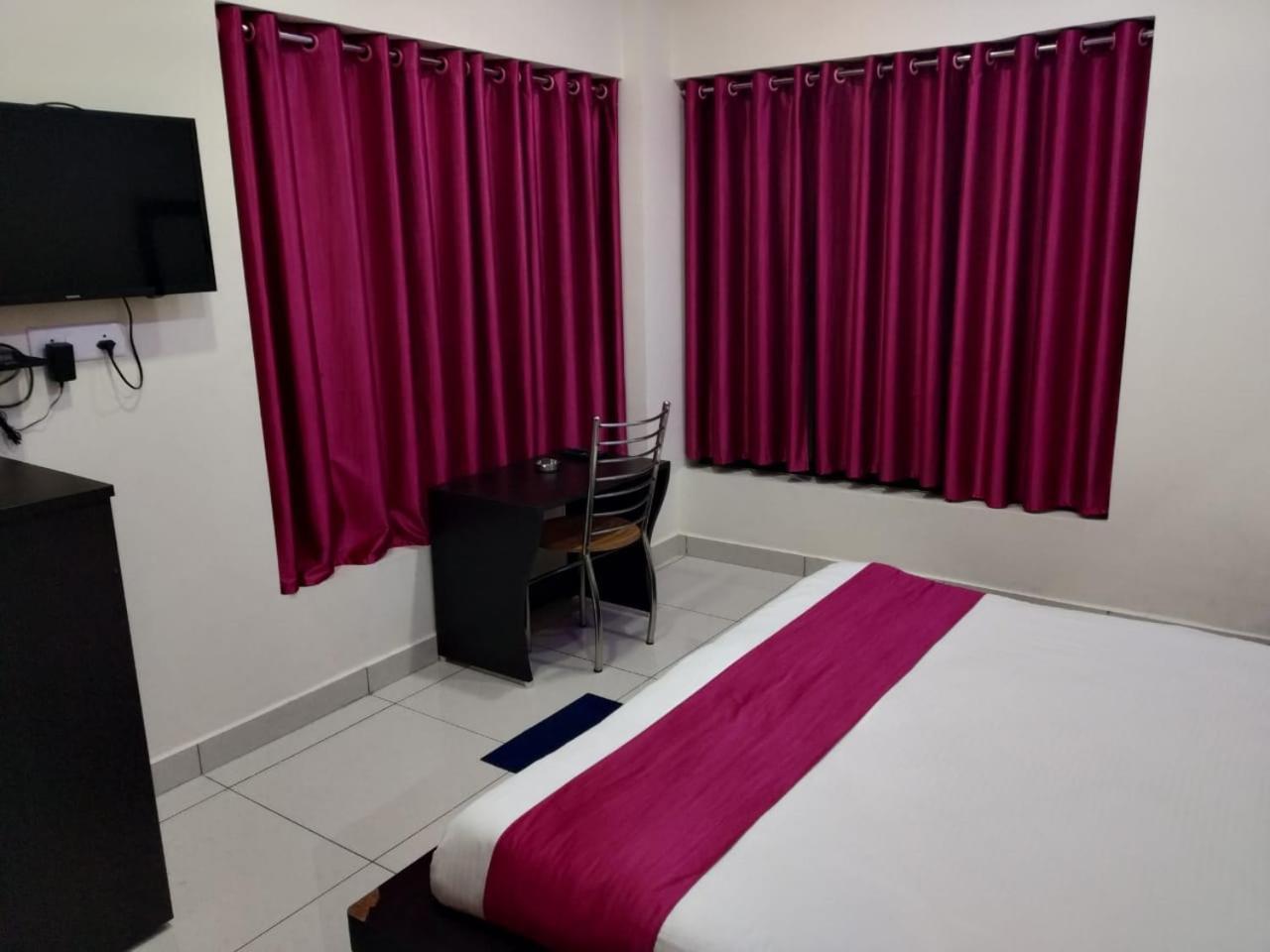 Hotel Reyansh Tanakpur Екстер'єр фото