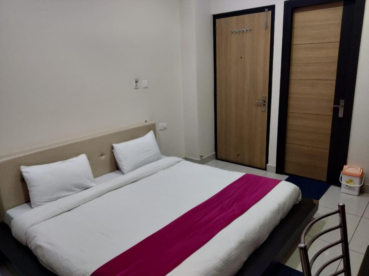 Hotel Reyansh Tanakpur Екстер'єр фото