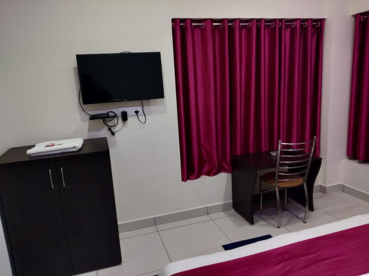 Hotel Reyansh Tanakpur Екстер'єр фото