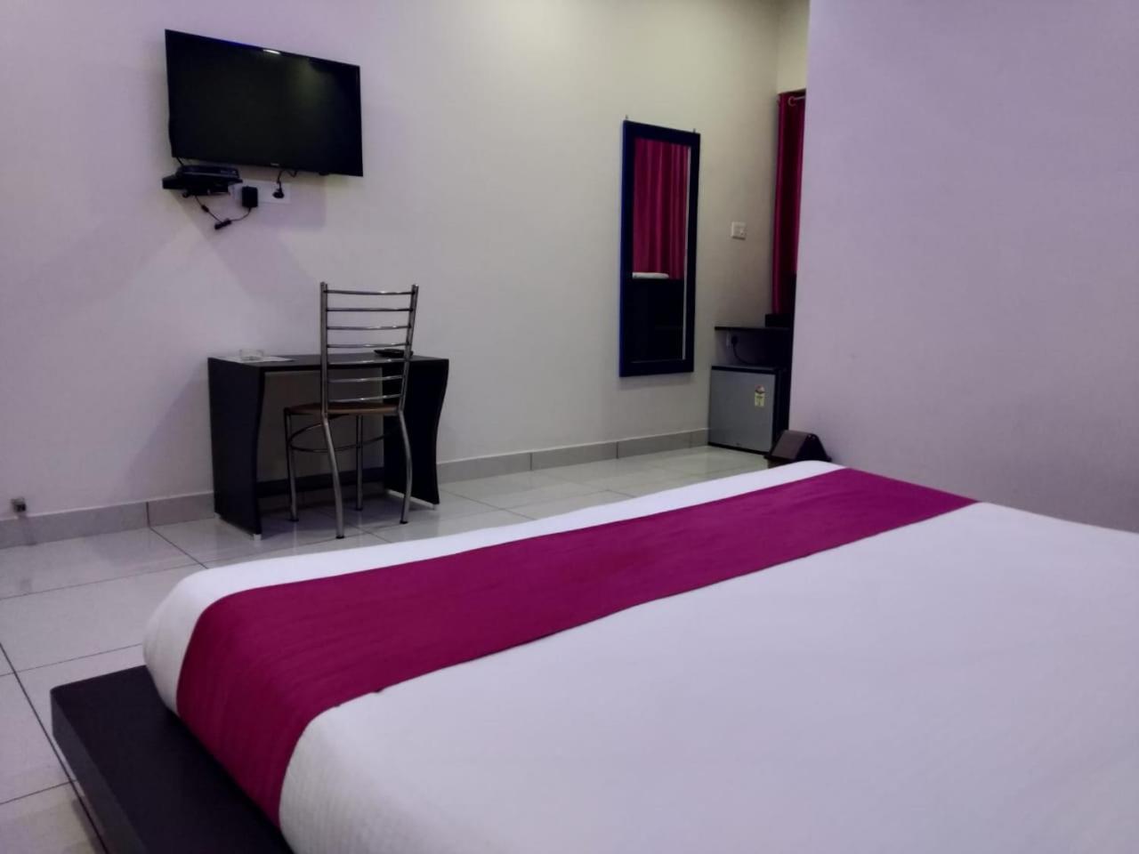 Hotel Reyansh Tanakpur Екстер'єр фото