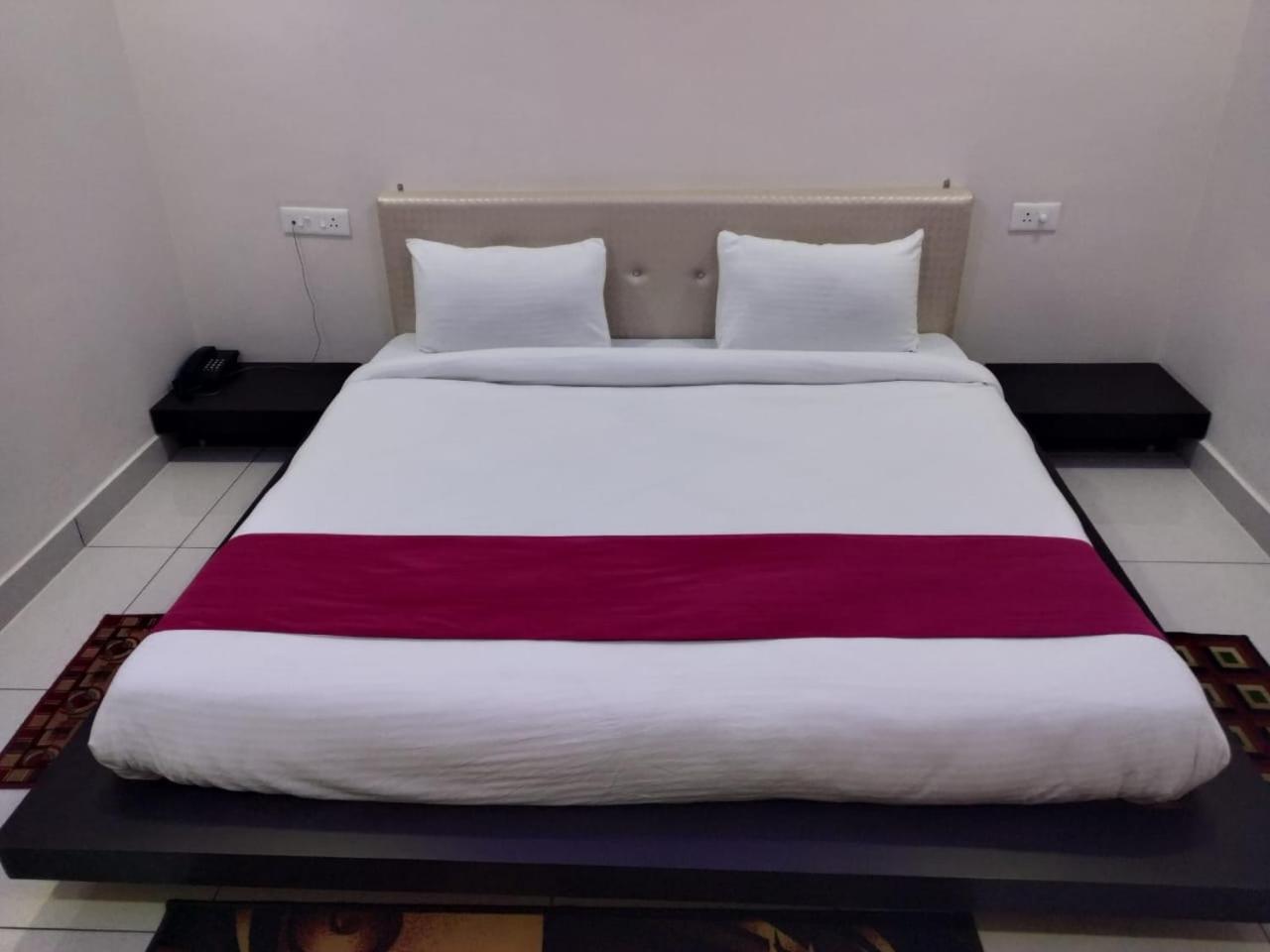 Hotel Reyansh Tanakpur Екстер'єр фото