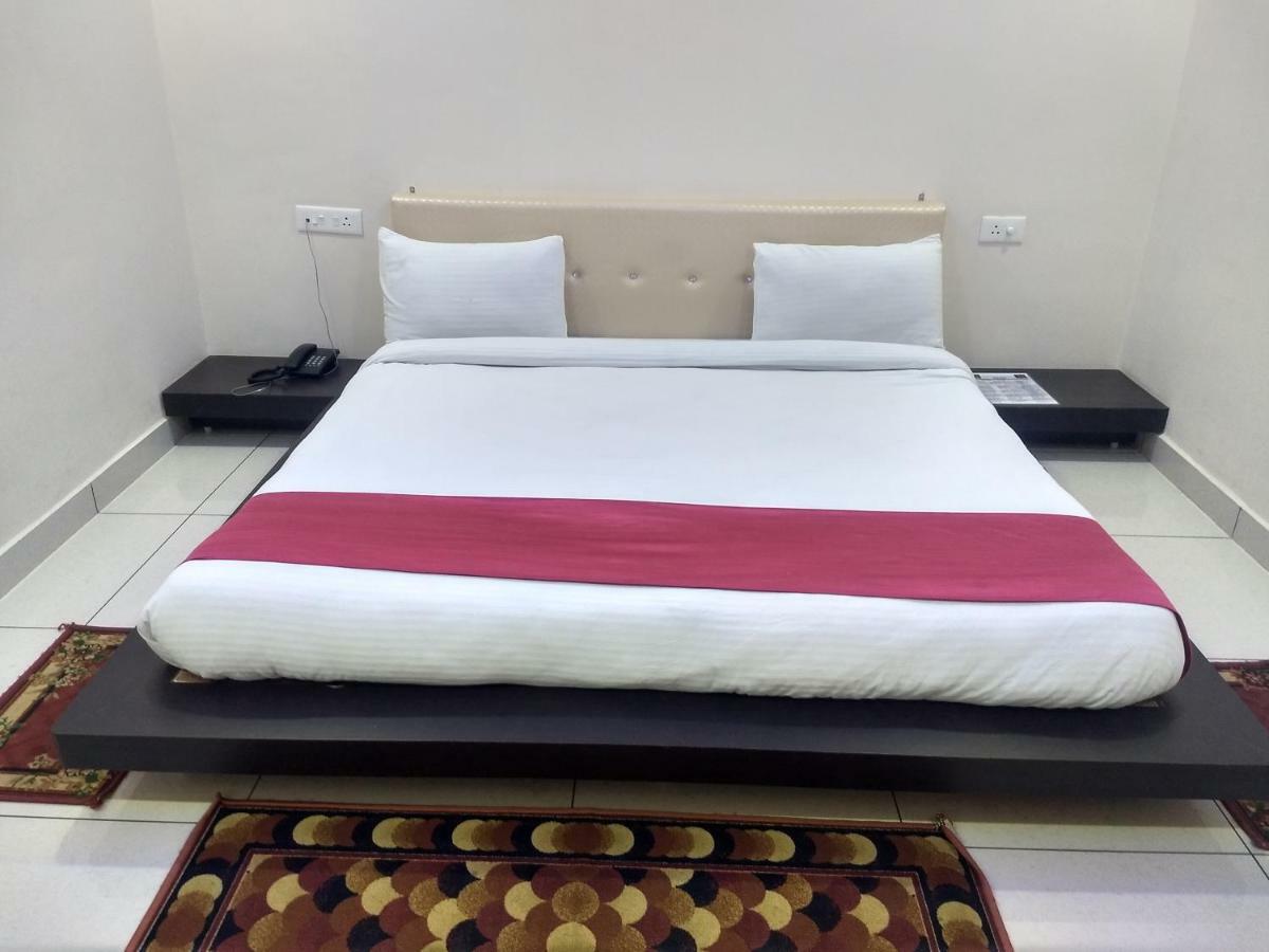 Hotel Reyansh Tanakpur Екстер'єр фото