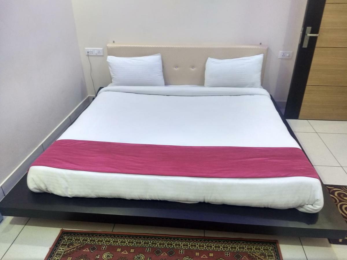 Hotel Reyansh Tanakpur Екстер'єр фото